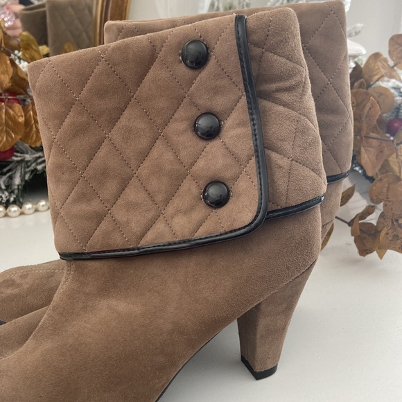 Aerosoles “ Alpha Ray” Spat Booties - Picture 10 of 10